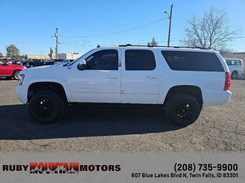 Used 2007 Chevrolet Suburban LT w/ LT Preferred Equipment Group image 4