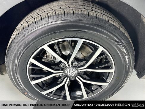 Used 2021 Volkswagen Tiguan SE image 31