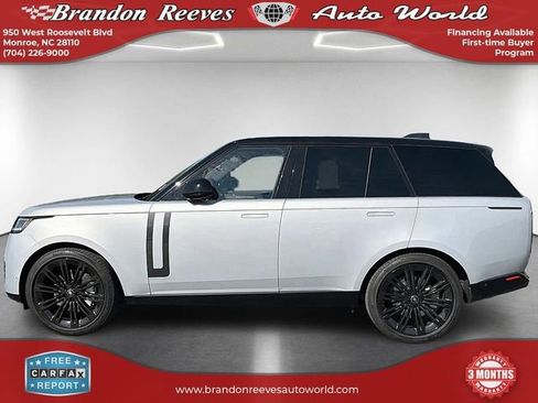 Used 2025 Land Rover Range Rover SE AWD/4WD image 9