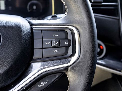 Used 2023 Jeep Wagoneer 4WD image 20