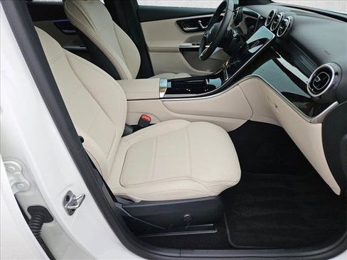 Used 2025 Mercedes-Benz GLC 300 image 20
