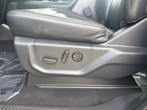 Used 2023 Ford Expedition XLT AWD/4WD image 10