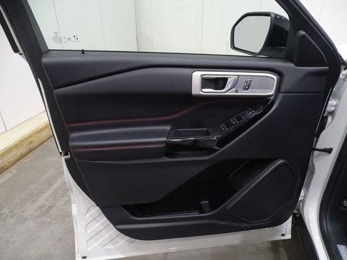 Used 2022 Ford Explorer ST-Line w/ Class IV Trailer Tow Package image 18