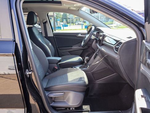 New 2026 Volkswagen Taos SE FWD image 27
