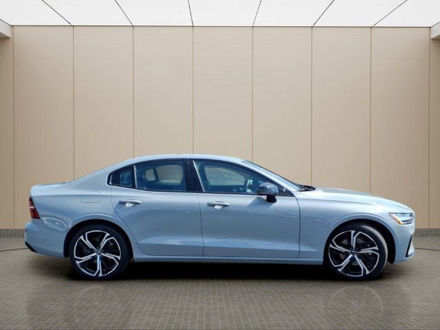 Used 2024 Volvo S60 B5 Core AWD/4WD image 7