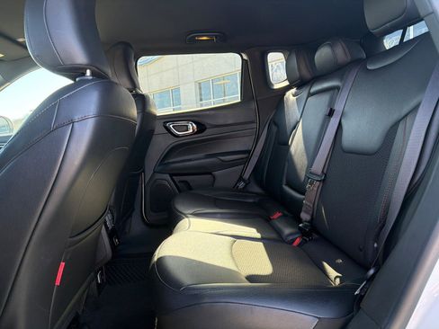Used 2025 Jeep Compass Trailhawk image 18