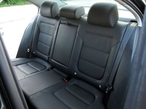 Used 2012 Volkswagen Jetta SE FWD image 27