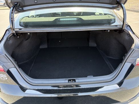 Used 2025 Toyota Camry SE image 18