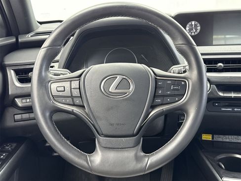 Used 2022 Lexus UX 200 image 20