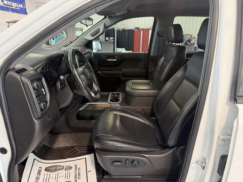Used 2022 Chevrolet Silverado 1500 LT Trail Boss w/ LPO, Dark Essentials Package AWD/4WD image 10