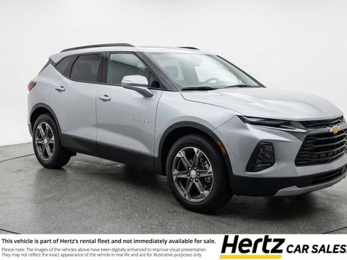 Used 2025 Chevrolet Blazer LT FWD image 1