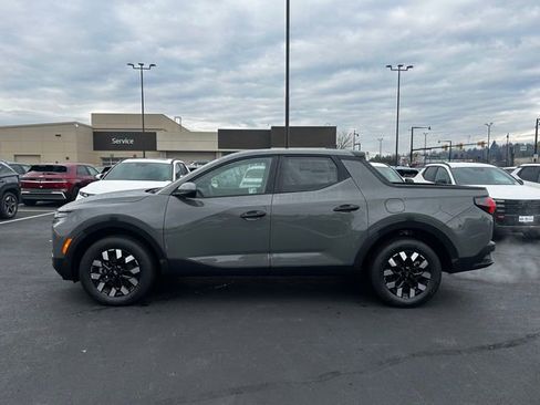 New 2025 Hyundai Santa Cruz SE image 5