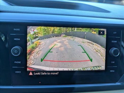Certified 2023 Volkswagen Taos SE w/ Panoramic Sunroof Package FWD image 37