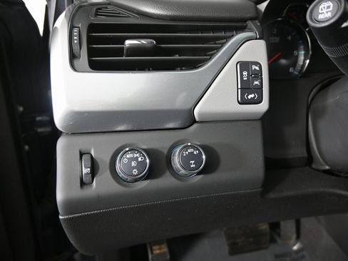 Used 2019 Chevrolet Tahoe LT w/ LT Signature Package image 25