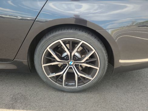 Used 2023 BMW 530i xDrive w/ M Sport Package AWD/4WD image 10