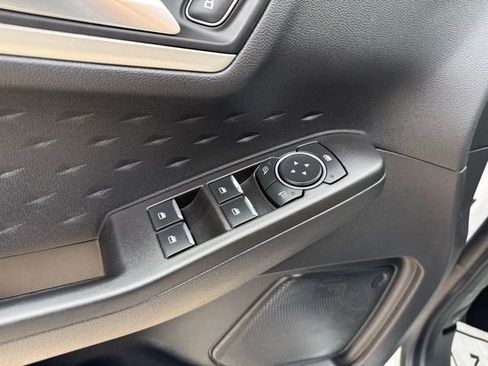 Used 2020 Ford Escape SE image 20