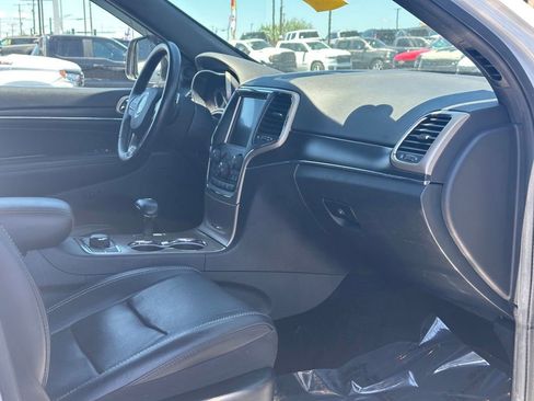 Used 2015 Jeep Grand Cherokee Limited w/ Luxury Group II AWD/4WD image 16
