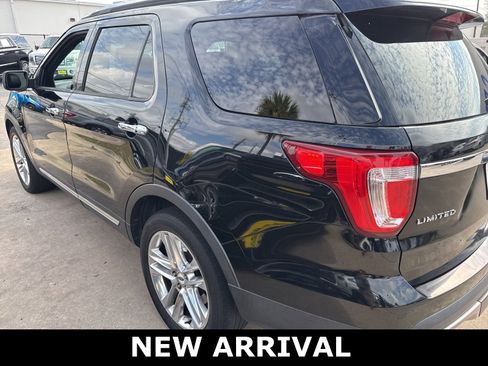 Used 2017 Ford Explorer Limited image 4