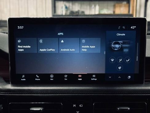 Used 2022 Lincoln Nautilus Reserve w/ Luxury Package image 36