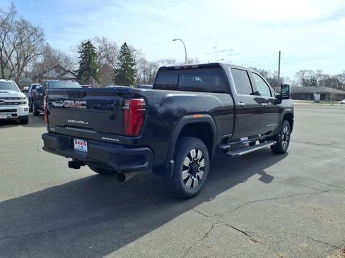 Used 2025 GMC Sierra 3500 Denali w/ Technology Package image 3
