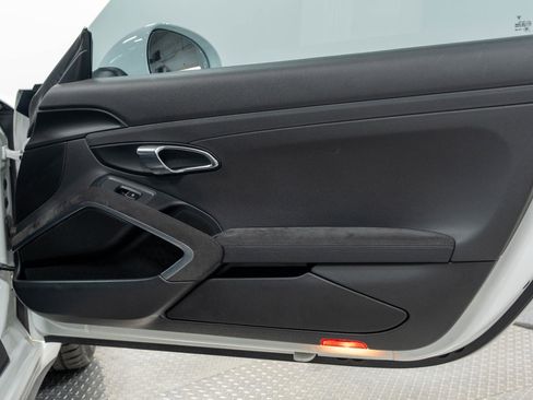 Used 2018 Porsche 911 Carrera GTS image 76