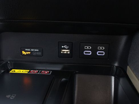 Used 2025 Toyota Camry LE FWD image 35