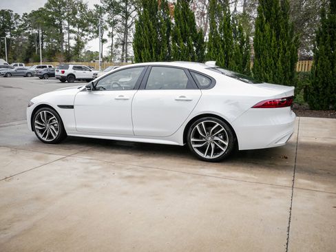 Used 2024 Jaguar XF R-Dynamic SE image 7