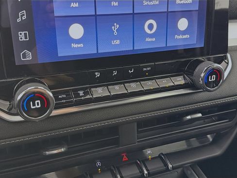 Used 2023 Chevrolet Colorado LT w/ LT Convenience Package RWD image 19