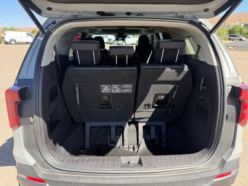 Used 2025 Kia Carnival SX FWD image 21