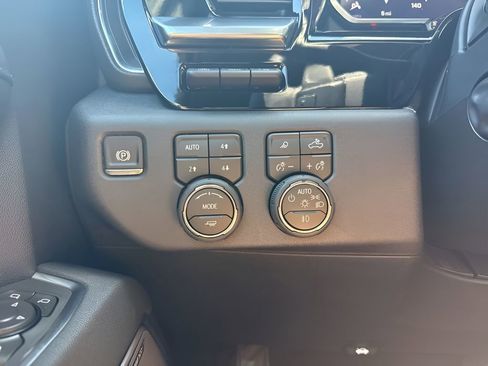 New 2026 Chevrolet Silverado 1500 High Country w/ Technology Package AWD/4WD image 9