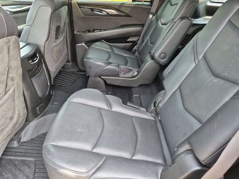 Used 2018 Cadillac Escalade Platinum AWD/4WD image 20