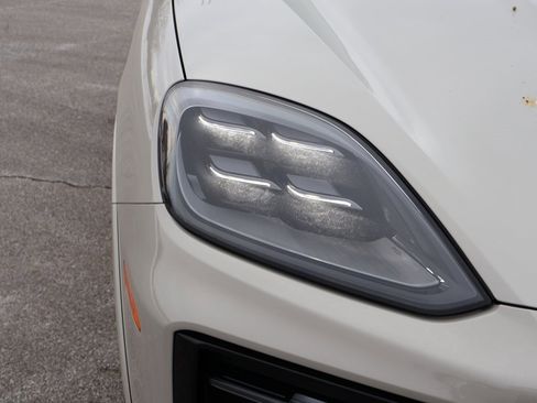 New 2026 Porsche Cayenne Coupe image 14