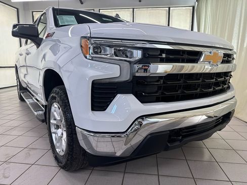 Certified 2025 Chevrolet Silverado 1500 LT image 2