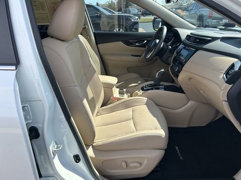 Used 2020 Nissan Rogue SL image 23