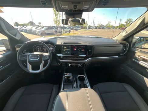 Used 2025 GMC Sierra 1500 Elevation w/ Preferred Package AWD/4WD image 17