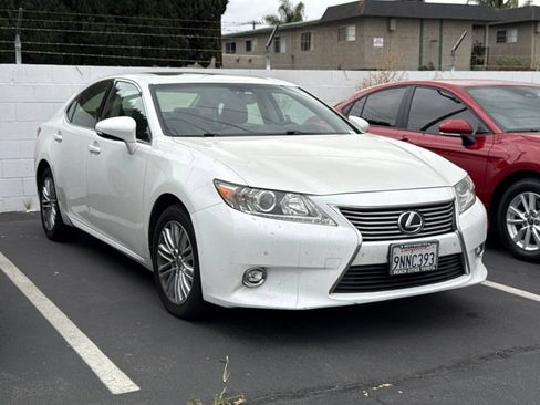 Used 2014 Lexus ES 350 w/ Luxury Package FWD image 1