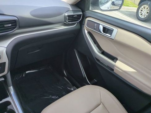 Certified 2020 Ford Explorer XLT w/ Equipment Group 202A image 17