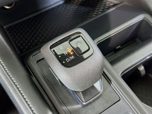 Used 2024 Nissan Pathfinder S image 20