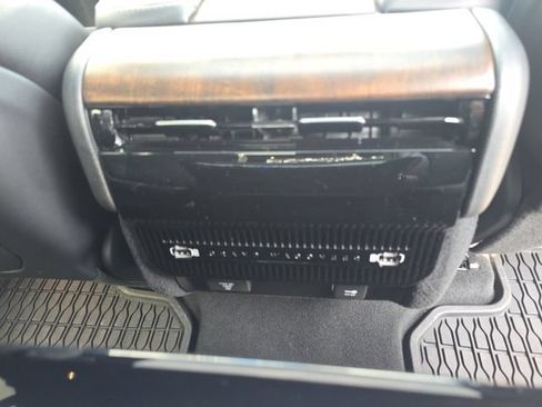 Used 2025 Jeep Grand Wagoneer 4WD image 8