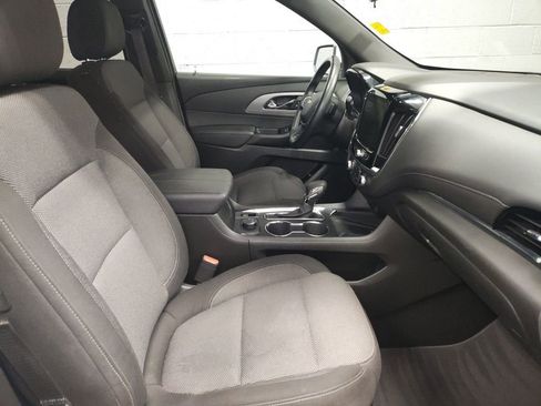 Used 2023 Chevrolet Traverse LT image 7