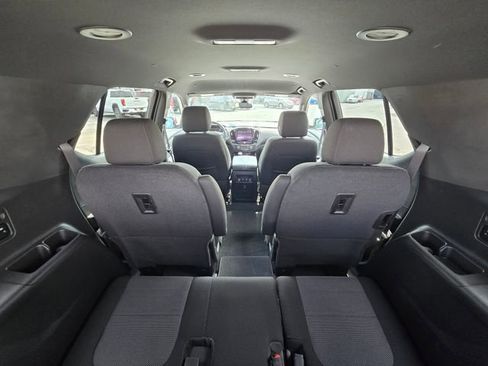 Used 2023 Chevrolet Traverse LT image 15