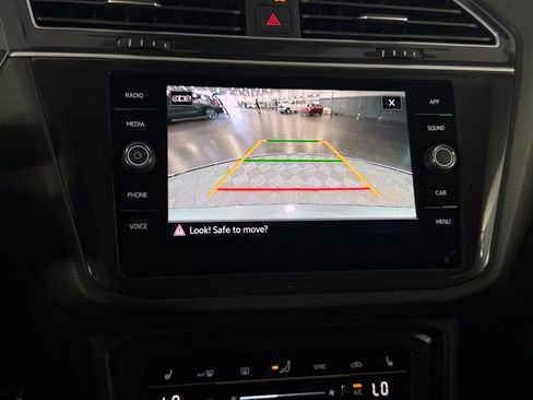 Used 2024 Volkswagen Tiguan SE R-Line FWD image 16