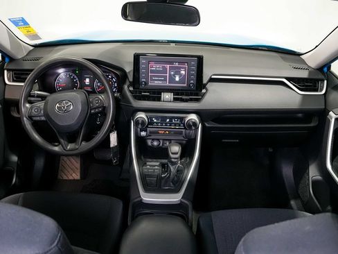 Used 2019 Toyota RAV4 LE FWD image 21