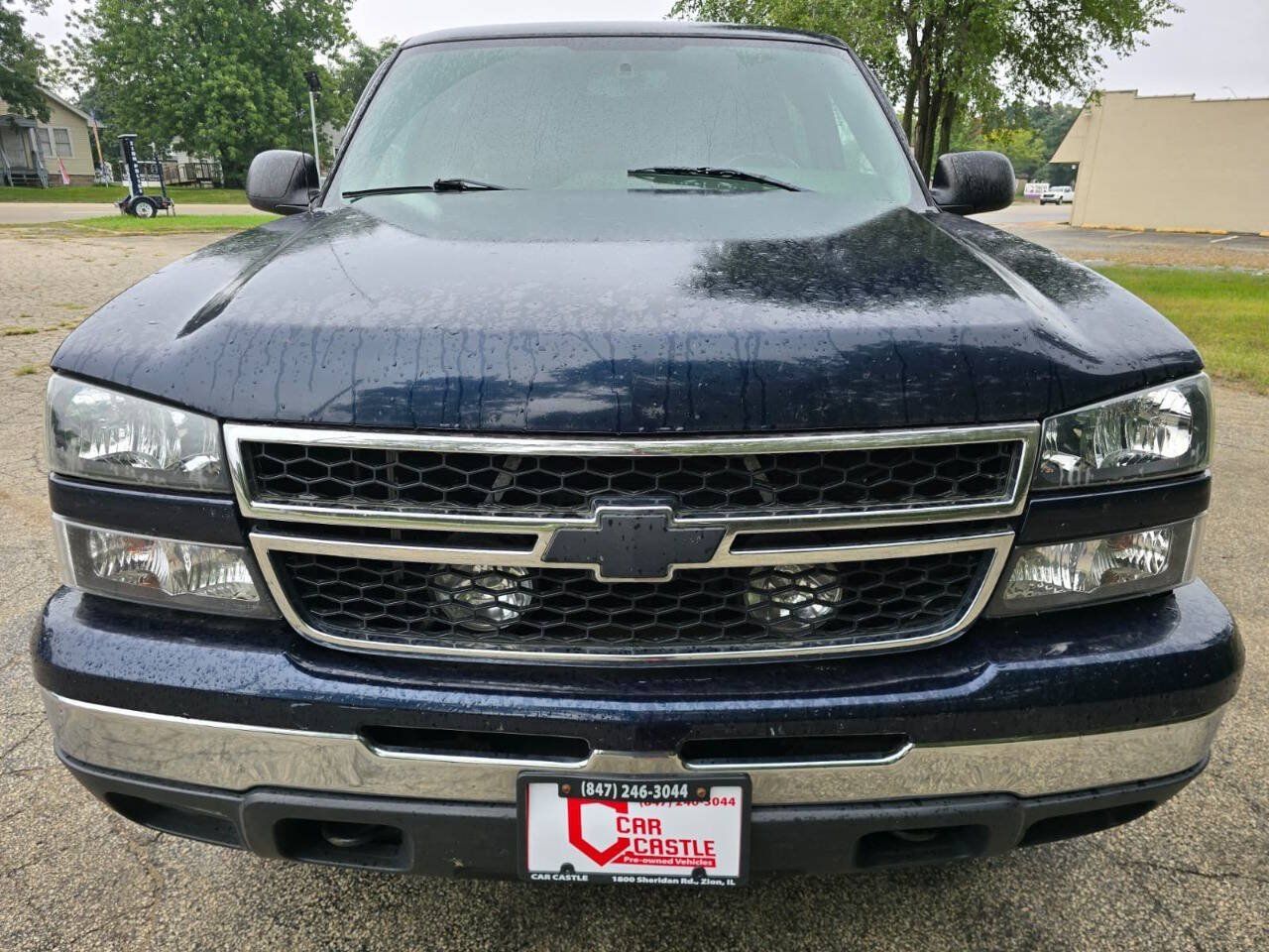 Used 2007 Chevrolet Silverado 1500 LT w/ Light Duty Power Package AWD/4WD image 2