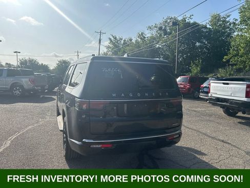 Used 2024 Jeep Wagoneer Series II w/ Flexible Seating Group RWD image 4