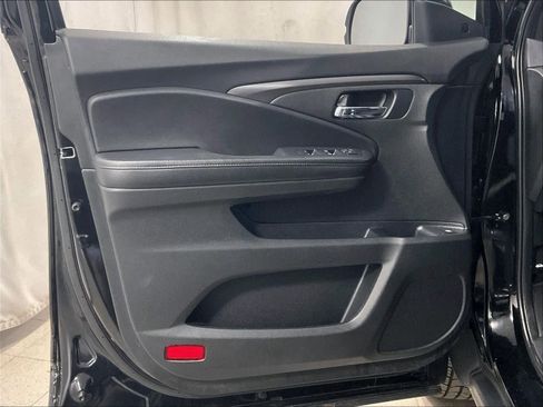 Used 2022 Honda Pilot Sport image 18