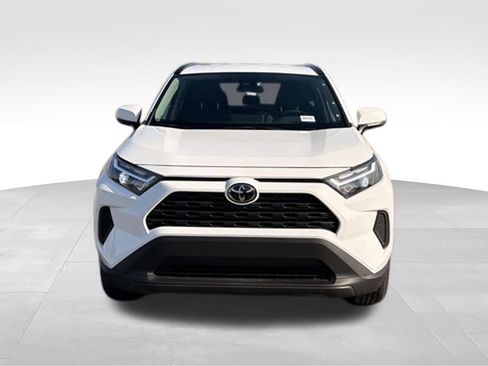 Used 2025 Toyota RAV4 XLE AWD/4WD image 4