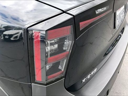 Certified 2025 Nissan Kicks SR FWD image 22