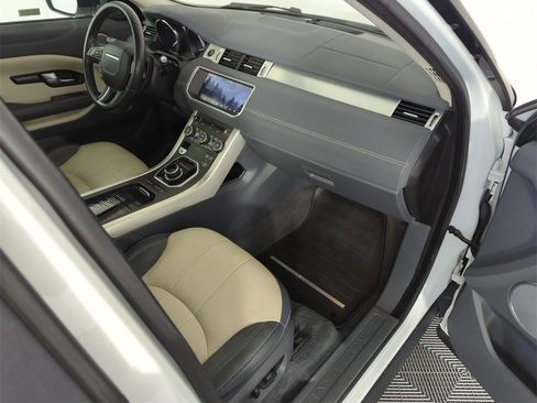 Used 2017 Land Rover Range Rover Evoque SE Premium image 36