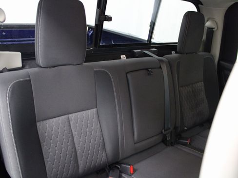 Used 2022 Nissan Titan SV image 24